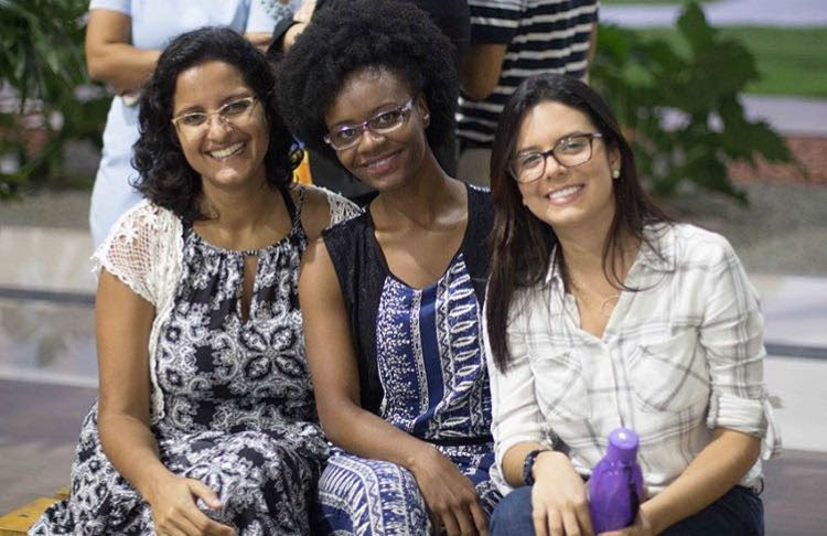Elenilda Farias, Viviane Silva e Ohana Cunha, principais tutoras da linha de pesquisa desde sua criação